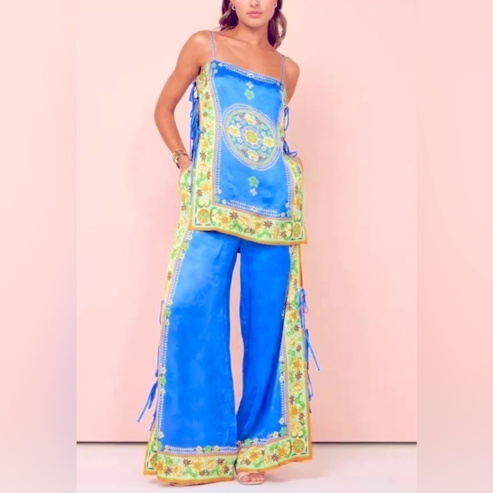 Ready for Vacay! 🏝️Blue… Paisley Blue Top & Pants - Picture 1 of 8